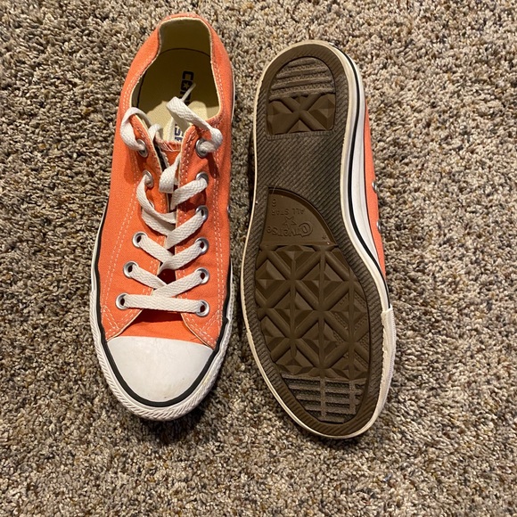 Pink Converse - Picture 4 of 5